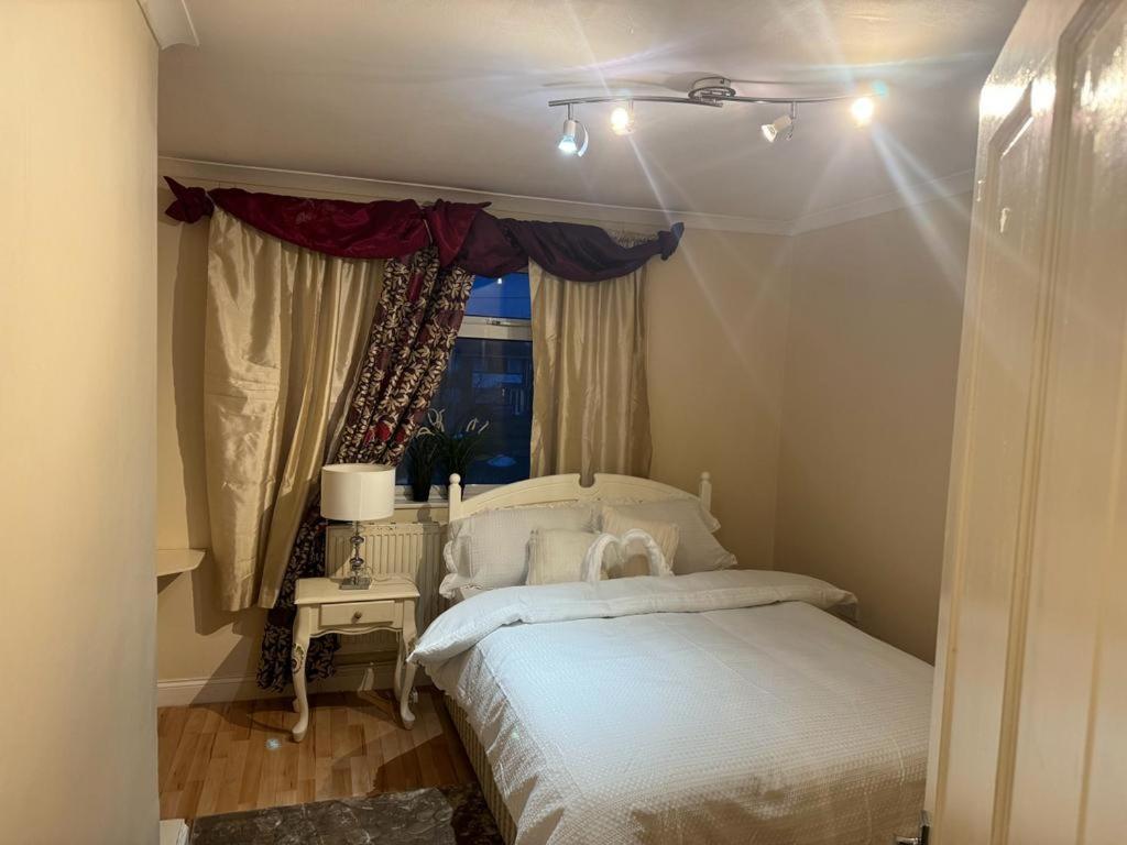 El Met Global Apartment Erith Экстерьер фото